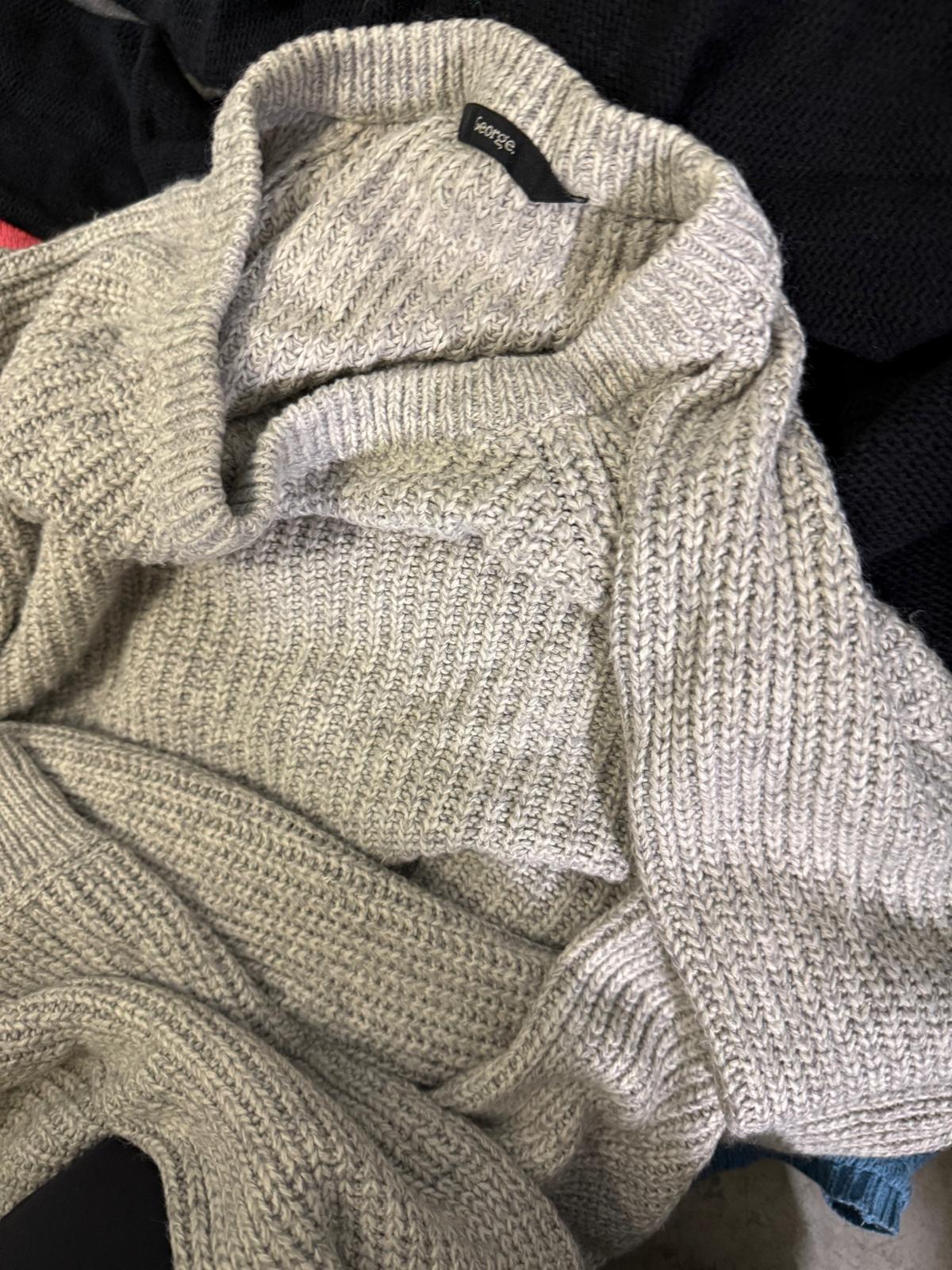 Cash 4 Clothes Swindon Untouched Original Jumpers 20-25 Pack