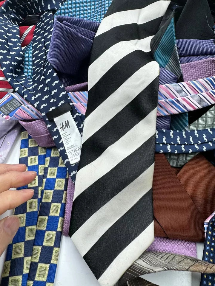 High Street Branded Box Of 200 Mens Ties Unsorted