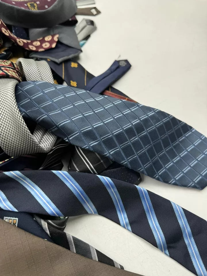 High Street Branded Box Of 200 Mens Ties Unsorted